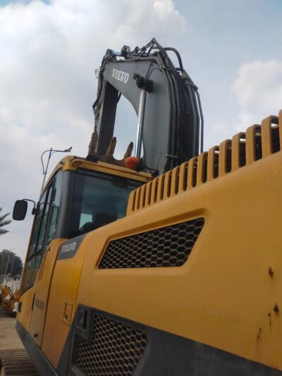 Excavator Volvo EC 300