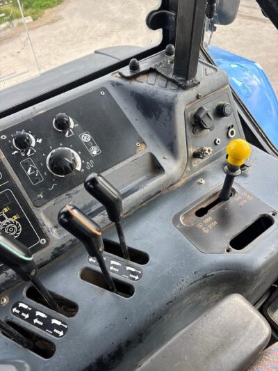 New Holland TM175