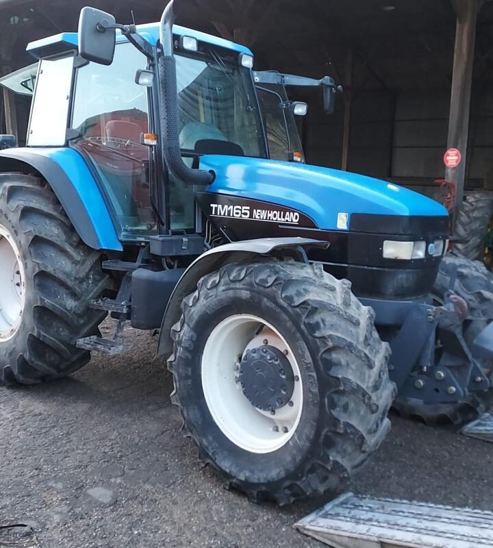 New Holland TM165