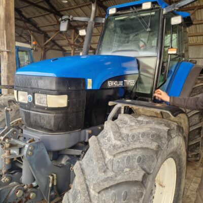 New Holland TM165