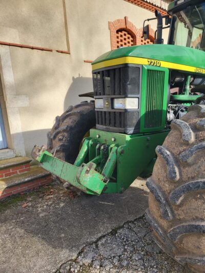 John Deere 7710