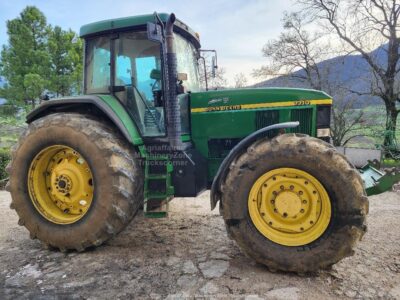 John Deere 7710