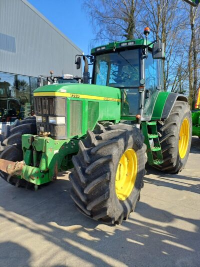 John Deere 7710