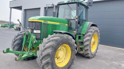 John Deere 7710