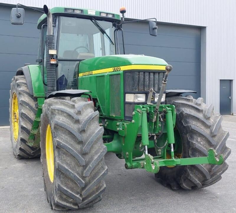 John Deere 7710