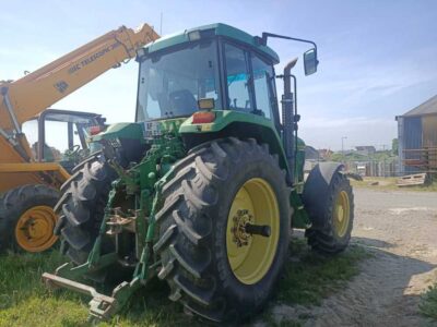 جون دير 7600