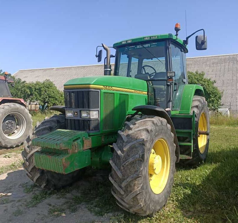 جون دير 7600