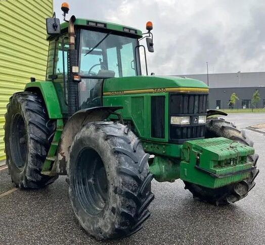 John Deere 7600