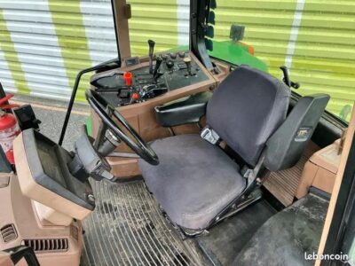 John Deere 7600