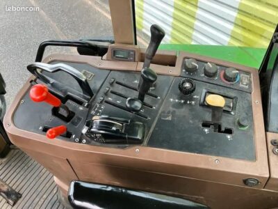 John Deere 7600