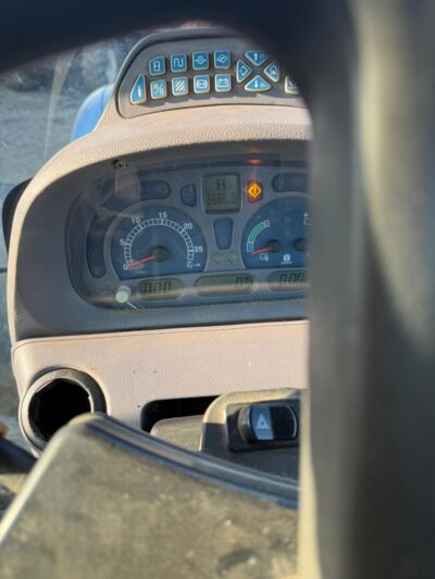 نيو هولاند T7030