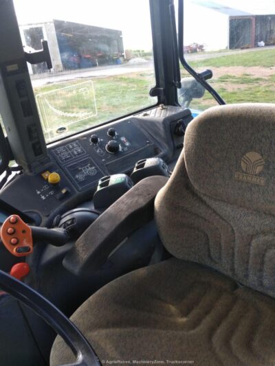 New Holland TM190